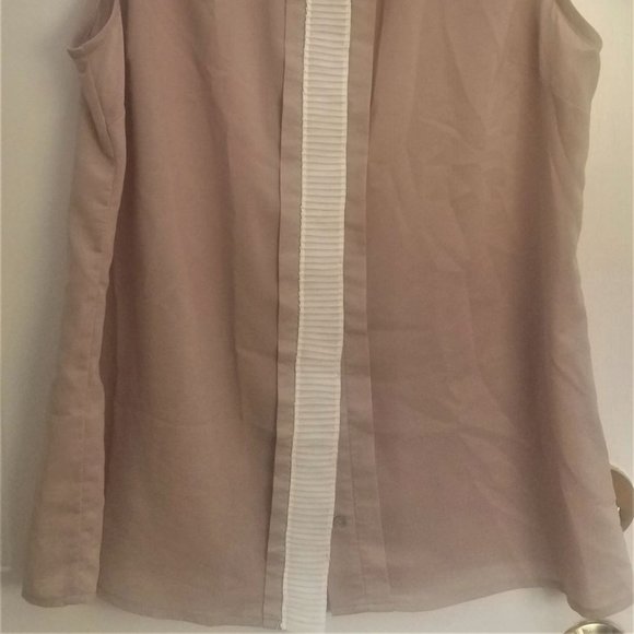 Sugarlips Dusty Lilac Sleevess Blouse - Picture 2 of 4